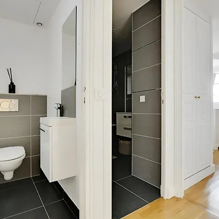 Royal Monceau - Hoche *