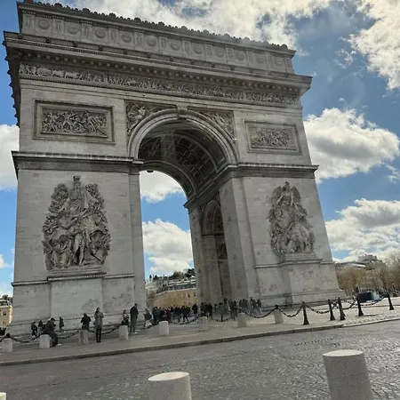 Royal Monceau - Hoche *