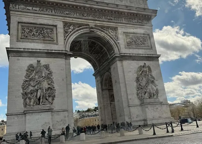 Royal Monceau - Hoche *